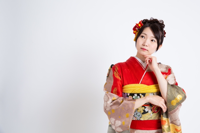 赤い着物の女性